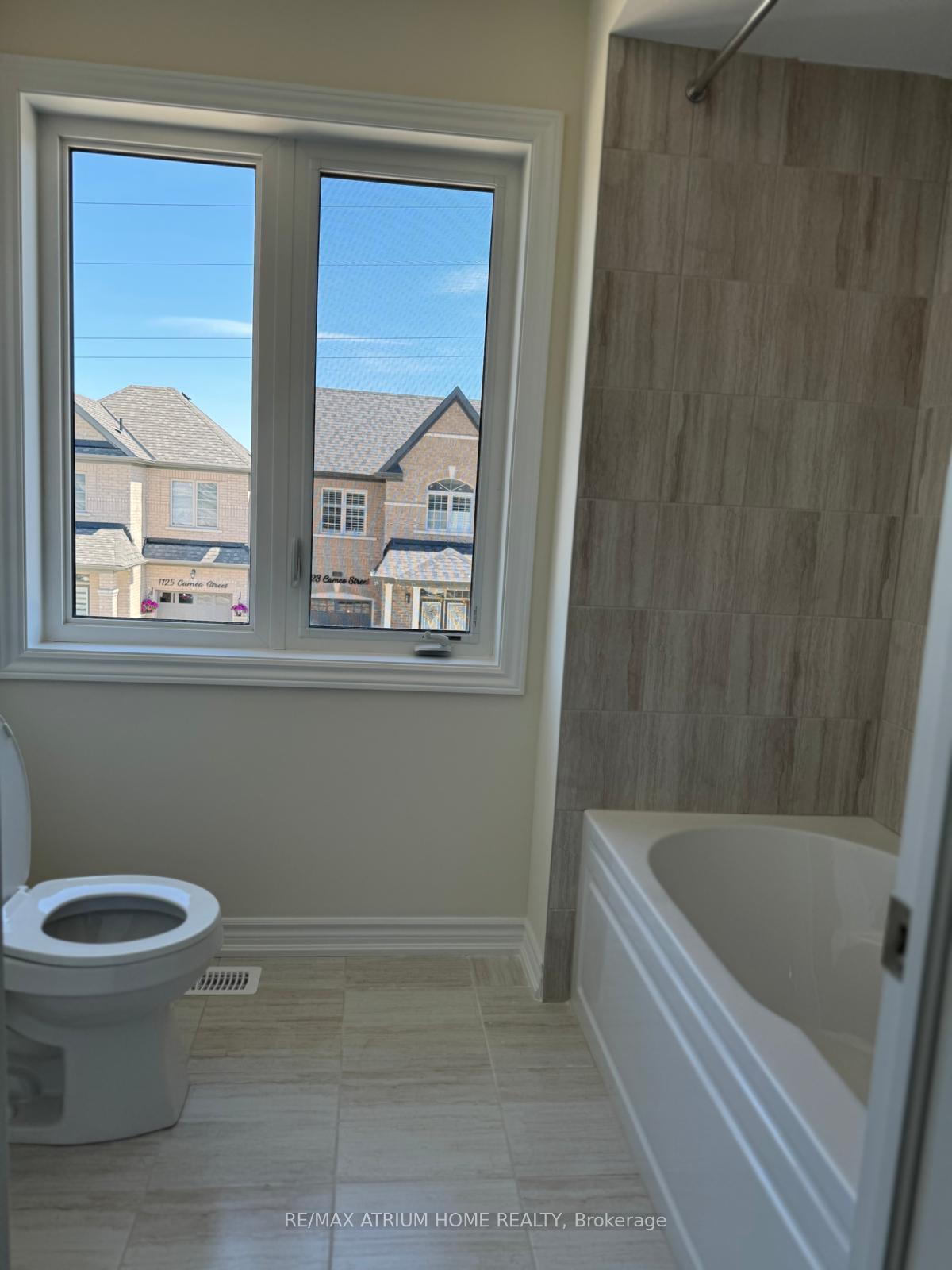 Photo 13 of 1124 Cameo Street, Pickering, Rural Pickering — HOMEH