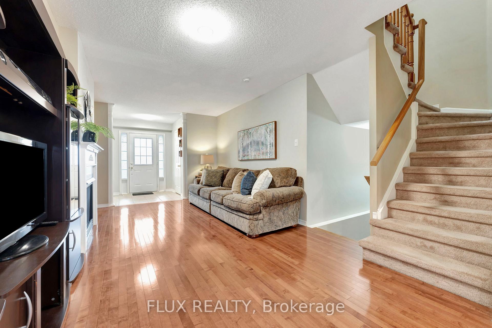 Photo 5 of 399 Hobbs Crescent, Milton, Clarke — HOMEH