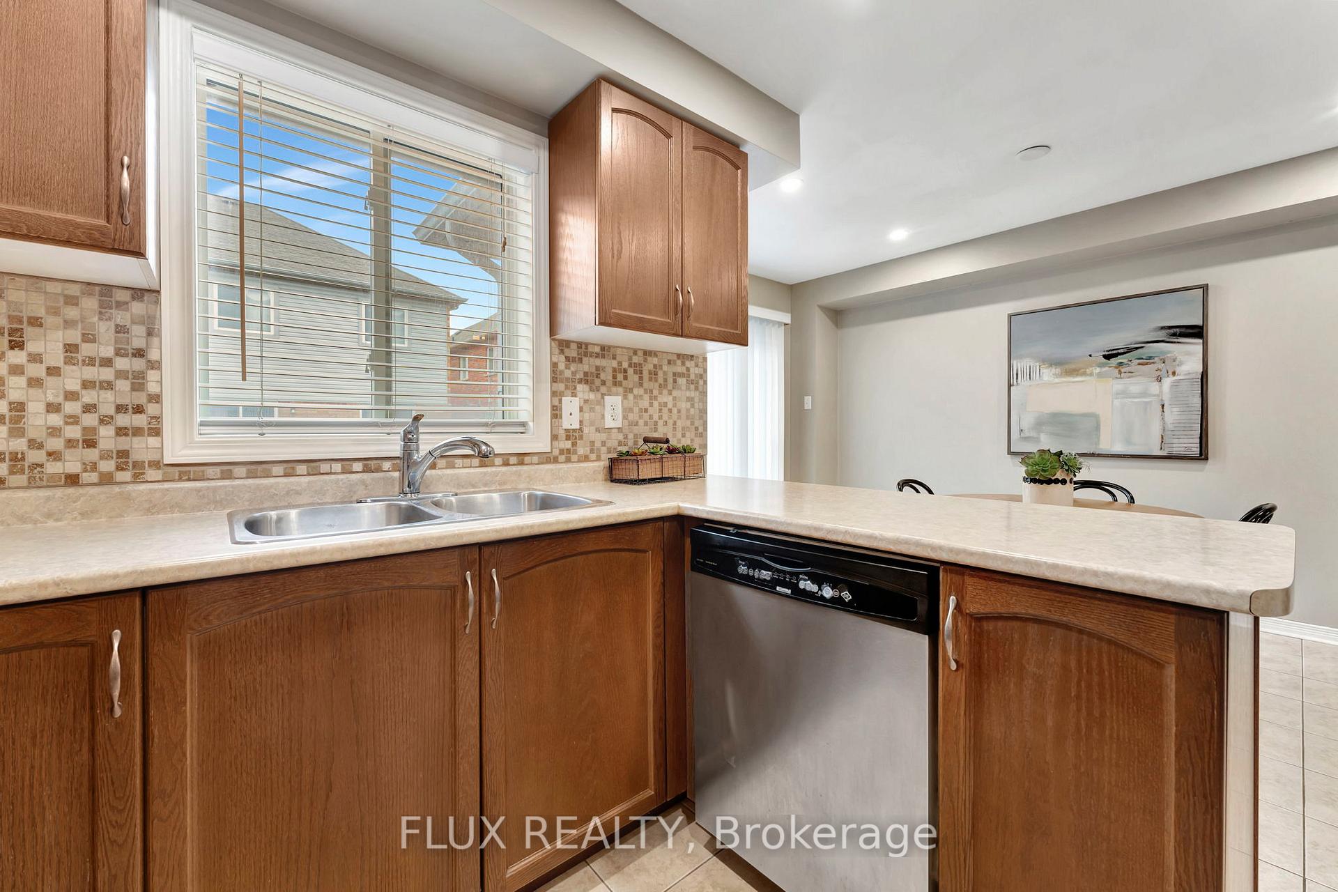 Photo 10 of 399 Hobbs Crescent, Milton, Clarke — HOMEH