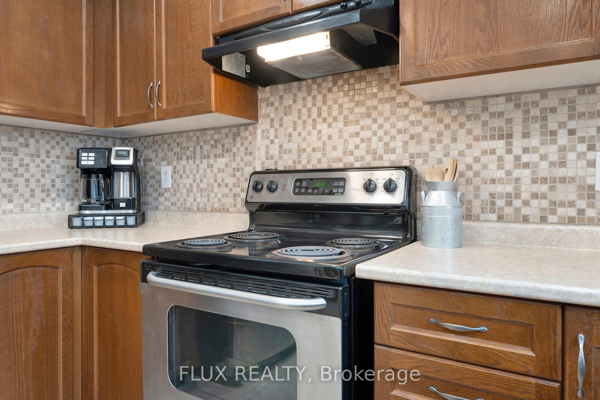 Photo 11 of 399 Hobbs Crescent, Milton, Clarke — HOMEH