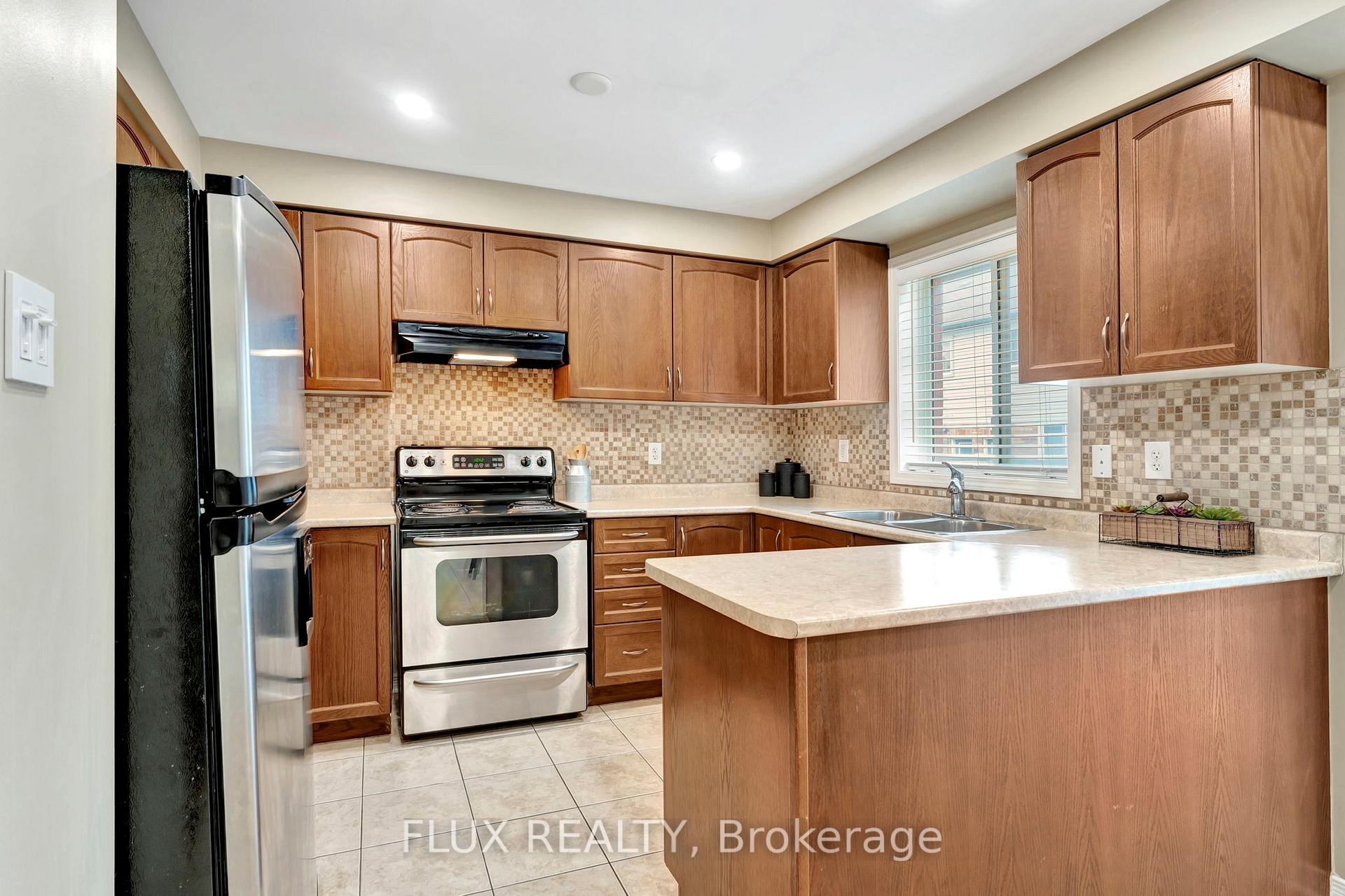 Photo 13 of 399 Hobbs Crescent, Milton, Clarke — HOMEH