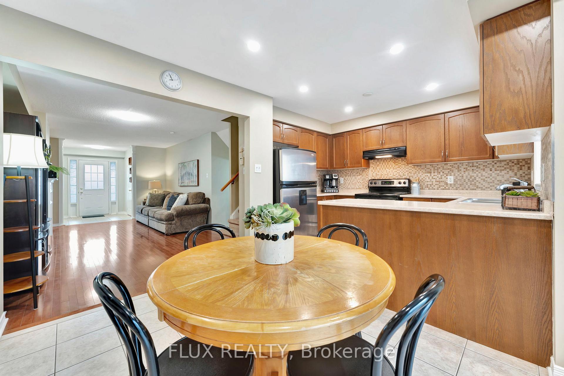 Photo 15 of 399 Hobbs Crescent, Milton, Clarke — HOMEH