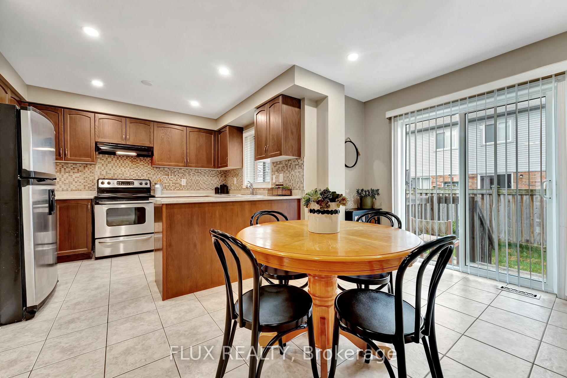 Photo 16 of 399 Hobbs Crescent, Milton, Clarke — HOMEH