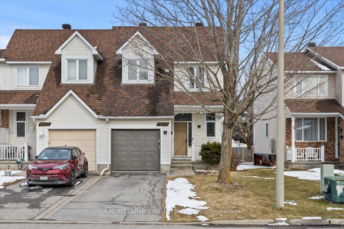 Photo 1 of 1909 Hennessy Crescent, Ottawa, Fallingbrook/Gardenway South — HOMEH