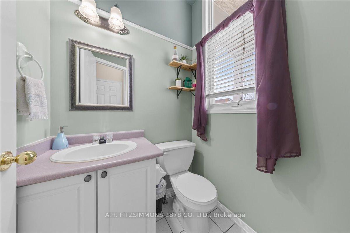 Photo 4 of 1909 Hennessy Crescent, Ottawa, Fallingbrook/Gardenway South — HOMEH