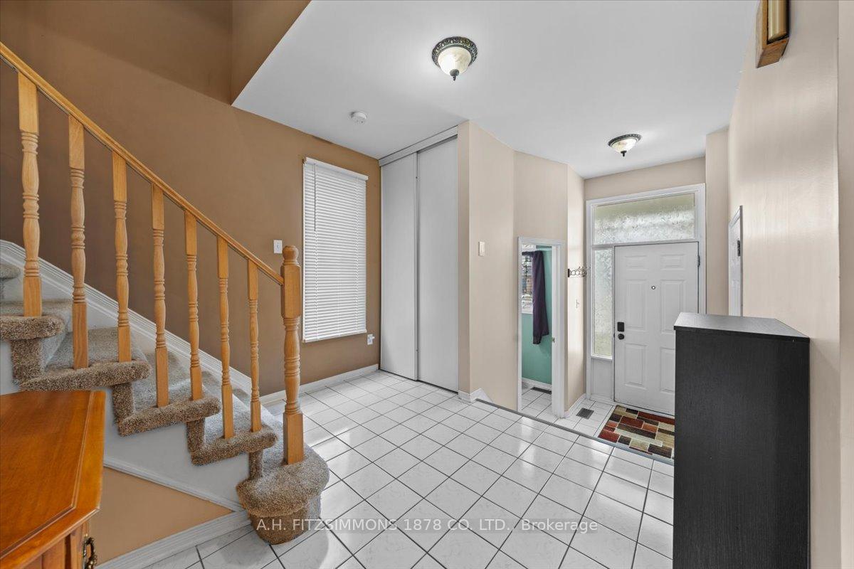 Photo 6 of 1909 Hennessy Crescent, Ottawa, Fallingbrook/Gardenway South — HOMEH