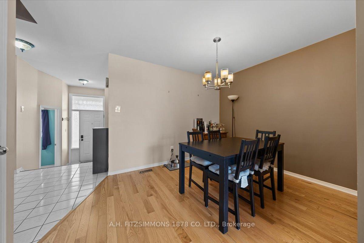 Photo 8 of 1909 Hennessy Crescent, Ottawa, Fallingbrook/Gardenway South — HOMEH
