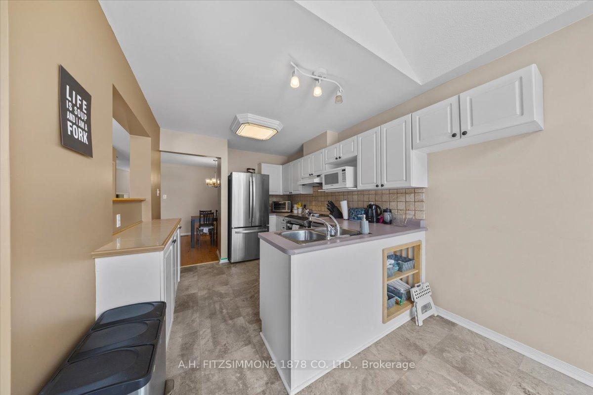 Photo 12 of 1909 Hennessy Crescent, Ottawa, Fallingbrook/Gardenway South — HOMEH