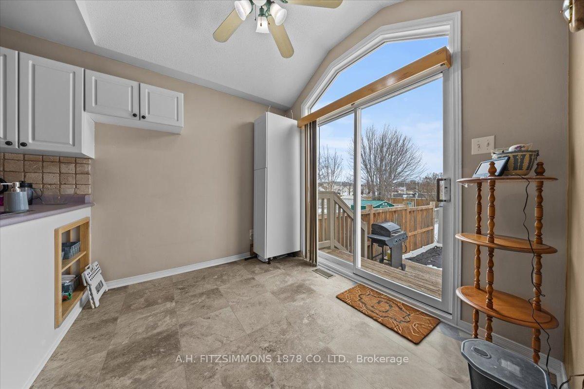 Photo 13 of 1909 Hennessy Crescent, Ottawa, Fallingbrook/Gardenway South — HOMEH