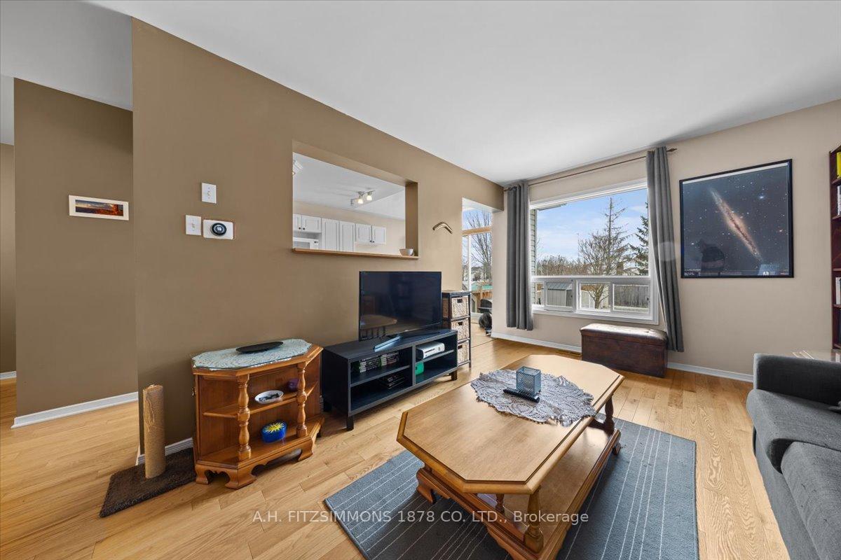 Photo 16 of 1909 Hennessy Crescent, Ottawa, Fallingbrook/Gardenway South — HOMEH