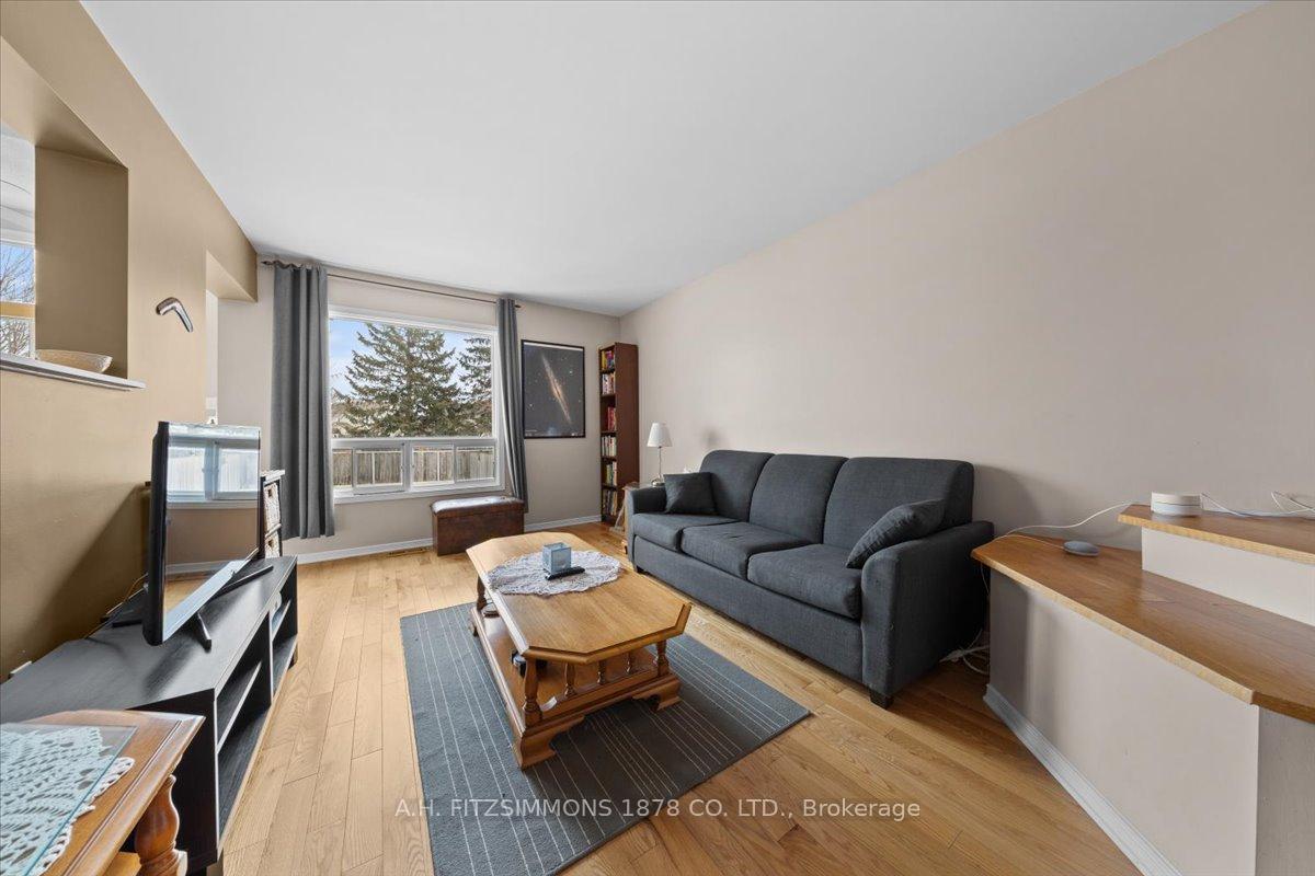 Photo 17 of 1909 Hennessy Crescent, Ottawa, Fallingbrook/Gardenway South — HOMEH