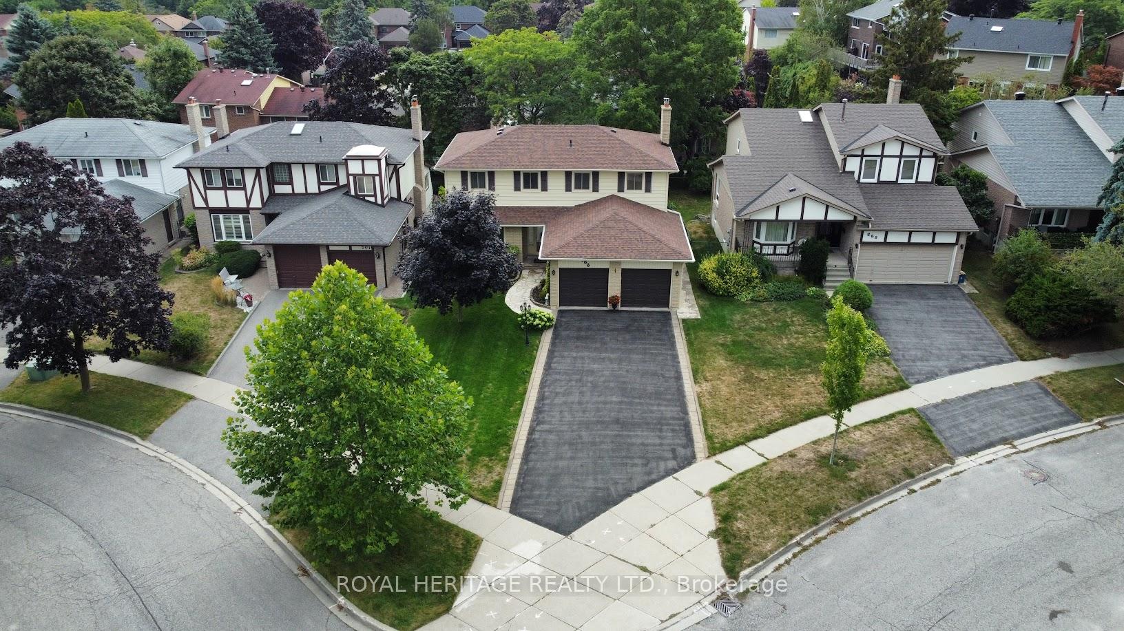 Photo 4 of 566 Creekview Circle, Pickering, West Shore — HOMEH
