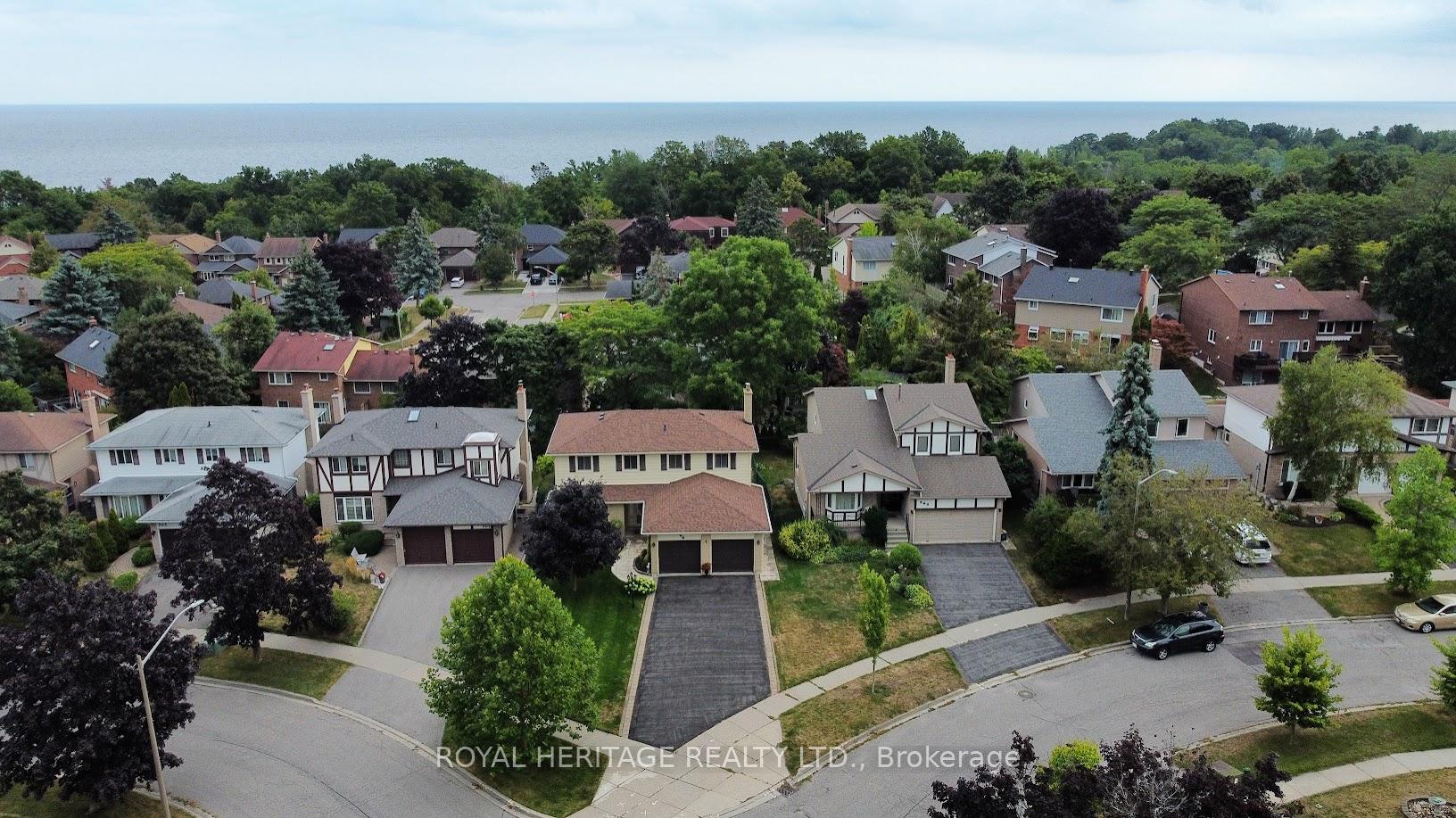 Photo 6 of 566 Creekview Circle, Pickering, West Shore — HOMEH