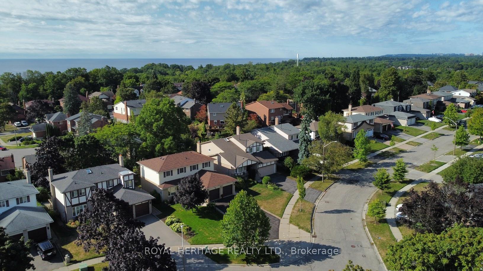 Photo 7 of 566 Creekview Circle, Pickering, West Shore — HOMEH