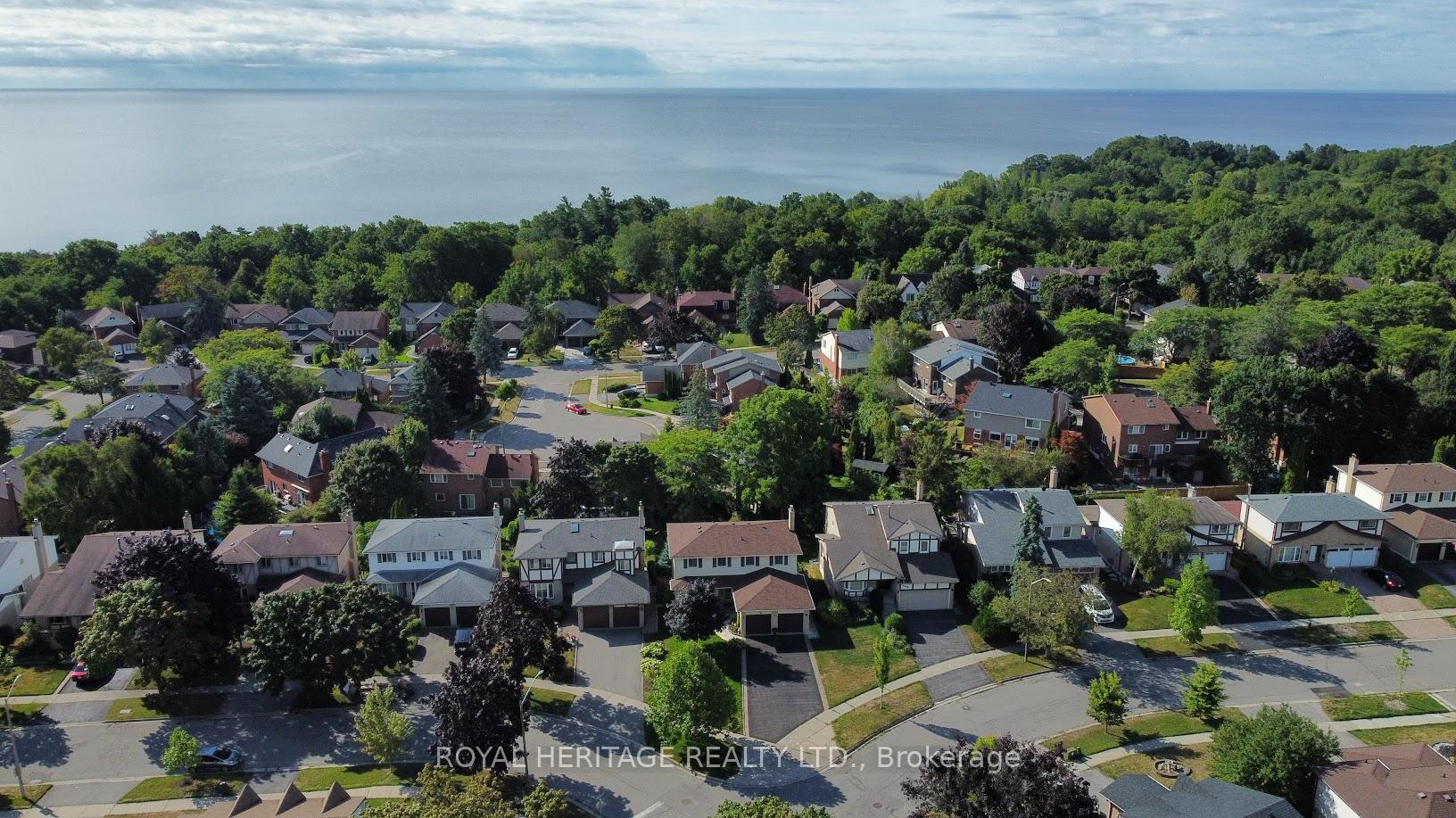 Photo 8 of 566 Creekview Circle, Pickering, West Shore — HOMEH