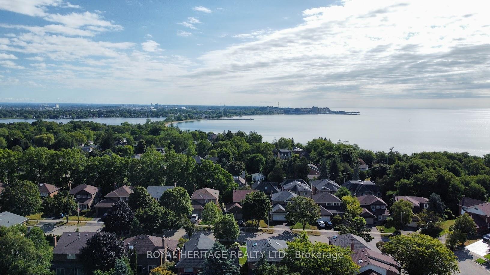 Photo 9 of 566 Creekview Circle, Pickering, West Shore — HOMEH