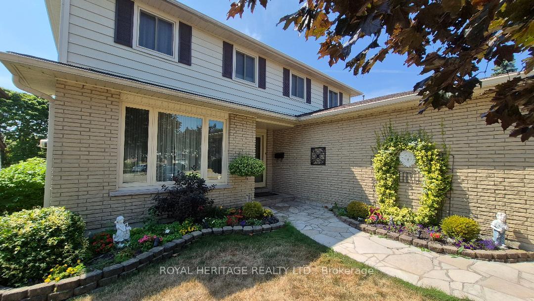Photo 11 of 566 Creekview Circle, Pickering, West Shore — HOMEH