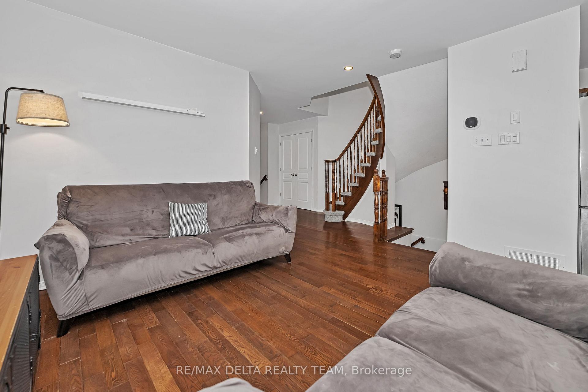 Photo 5 of 2358 Bois Vert Place, Ottawa, Avalon East — HOMEH