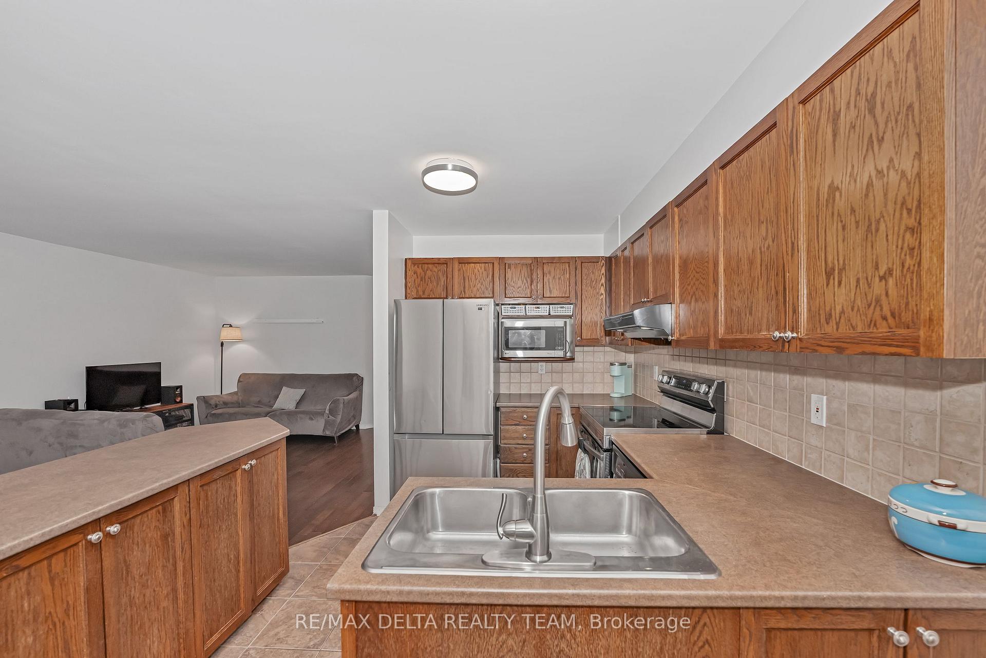 Photo 10 of 2358 Bois Vert Place, Ottawa, Avalon East — HOMEH