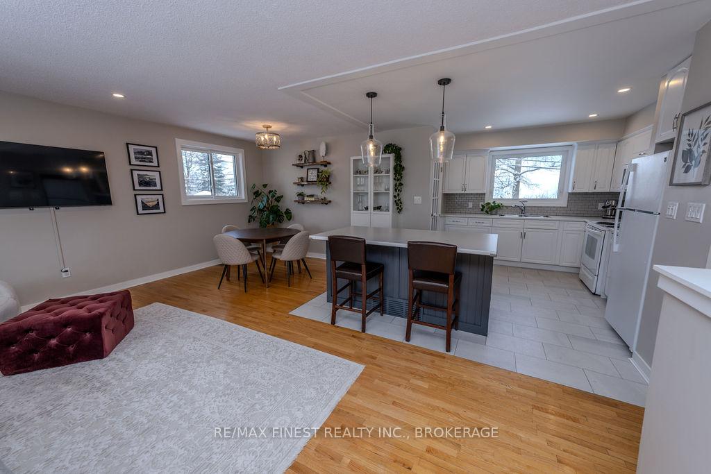 Photo 6 of 576 Chesham Place, Kingston, South of Taylor-Kidd Blvd — HOMEH