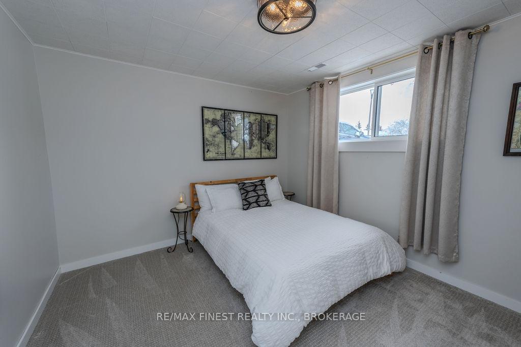 Photo 34 of 576 Chesham Place, Kingston, South of Taylor-Kidd Blvd — HOMEH