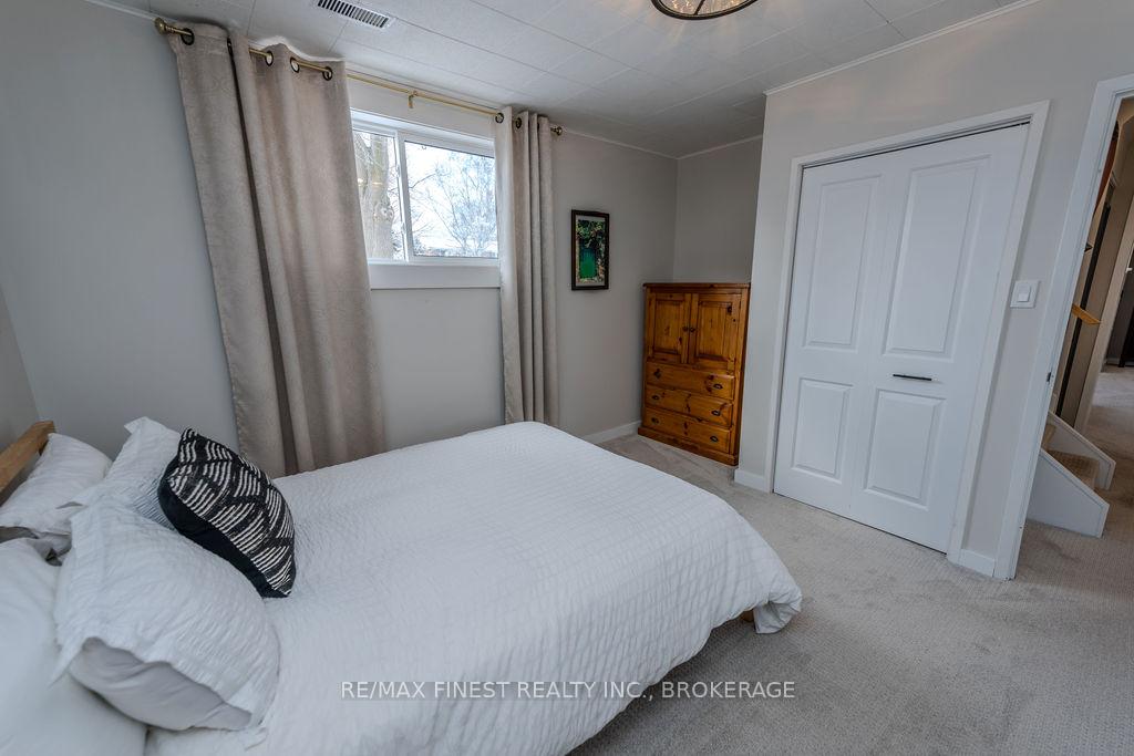 Photo 35 of 576 Chesham Place, Kingston, South of Taylor-Kidd Blvd — HOMEH