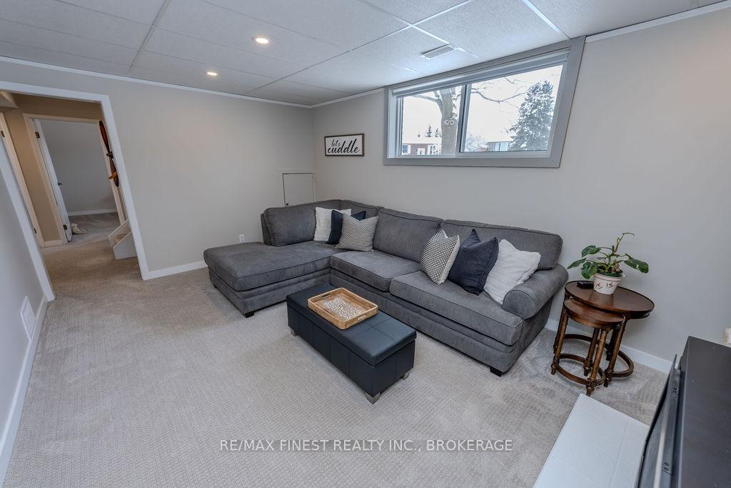 Photo 39 of 576 Chesham Place, Kingston, South of Taylor-Kidd Blvd — HOMEH