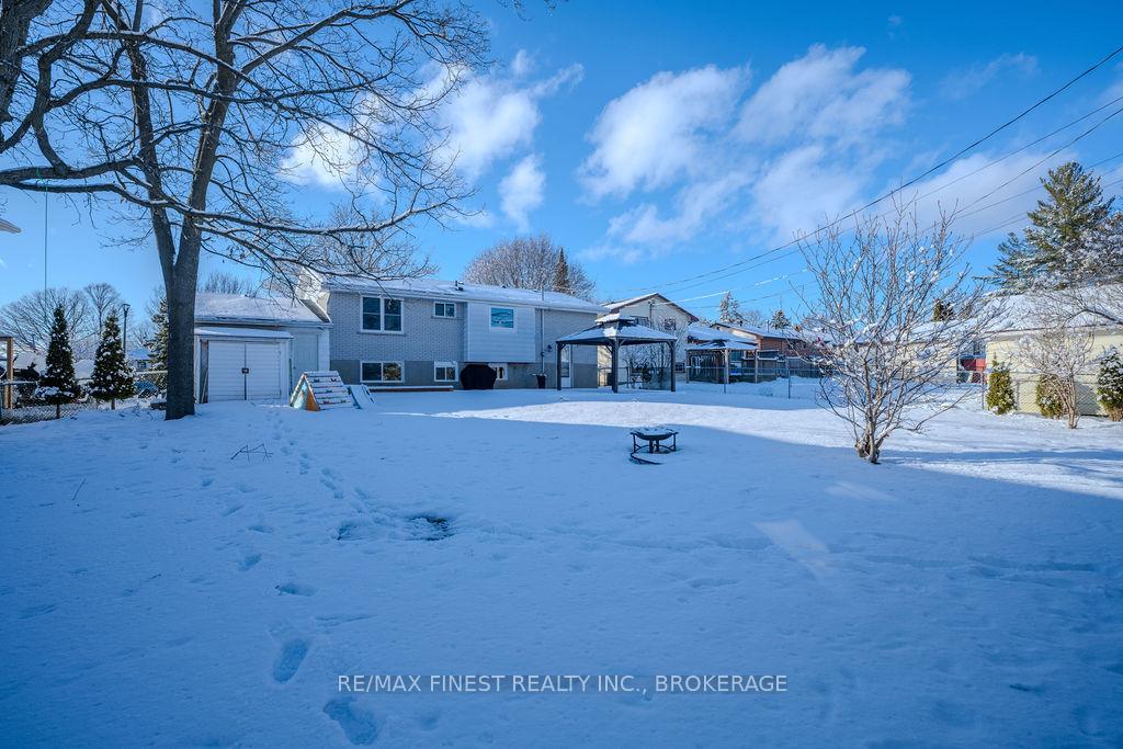 Photo 48 of 576 Chesham Place, Kingston, South of Taylor-Kidd Blvd — HOMEH