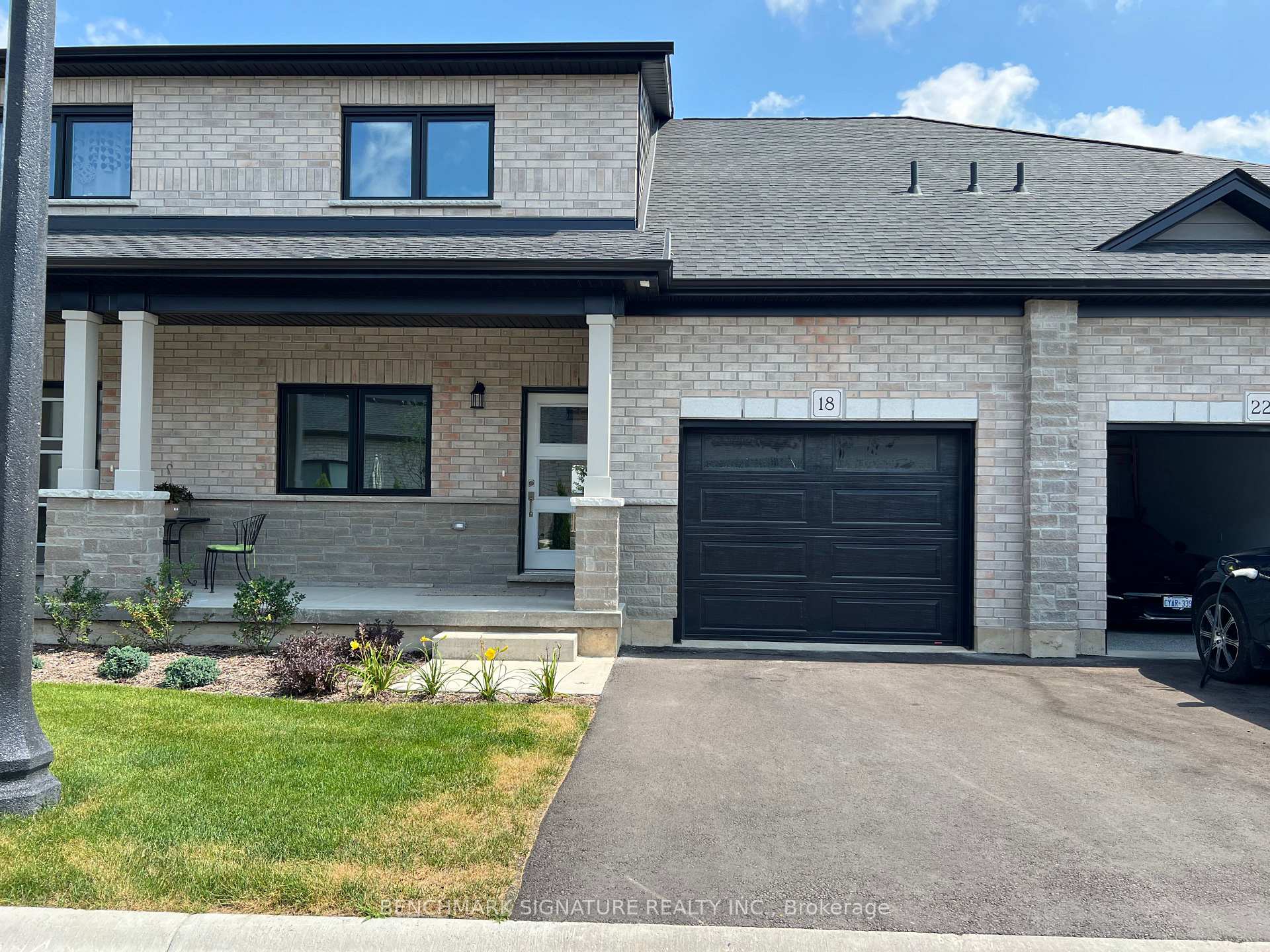 Front of 18 Painted Skimmer Place