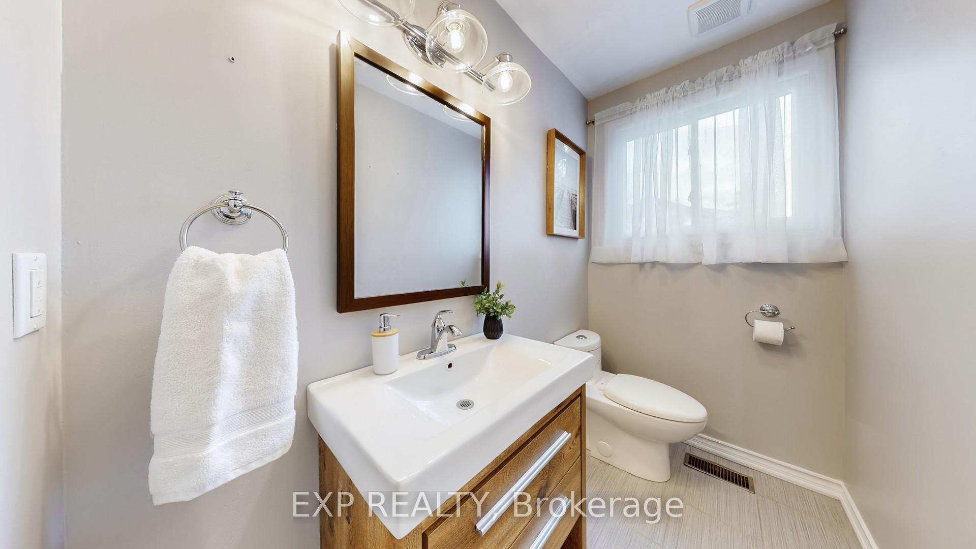 Photo 36 of 933 Central Park Boulevard N, Oshawa, Centennial — HOMEH