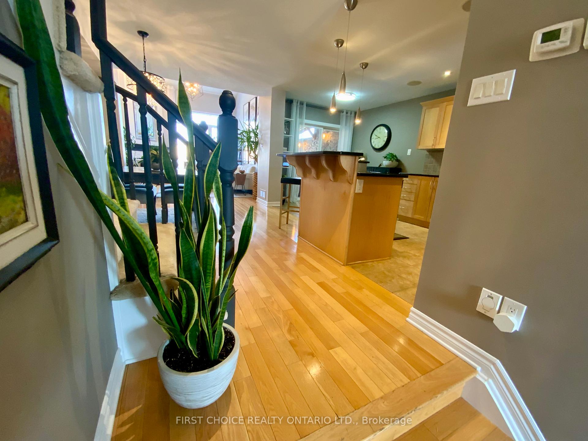 Photo 7 of 543 Salzburg Drive, Ottawa, Notting Hill/Summerside — HOMEH