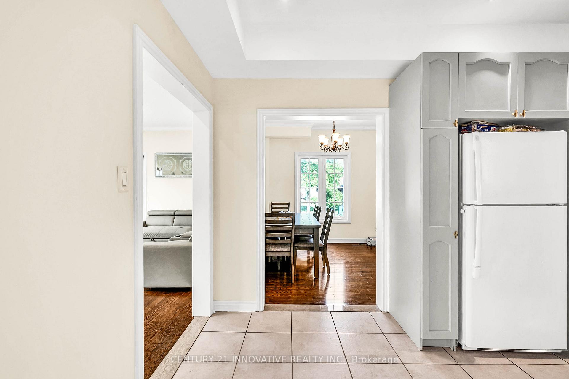Photo 11 of 2476 Linwood Street, Pickering, Liverpool — HOMEH