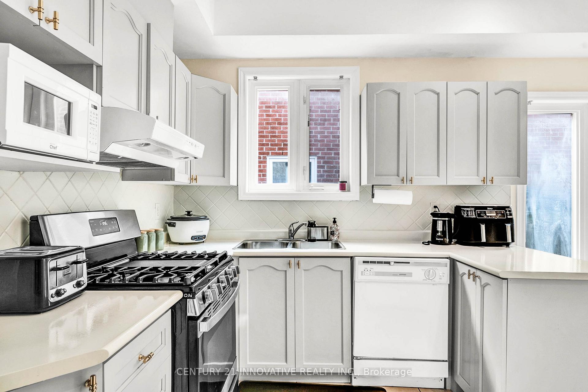 Photo 15 of 2476 Linwood Street, Pickering, Liverpool — HOMEH