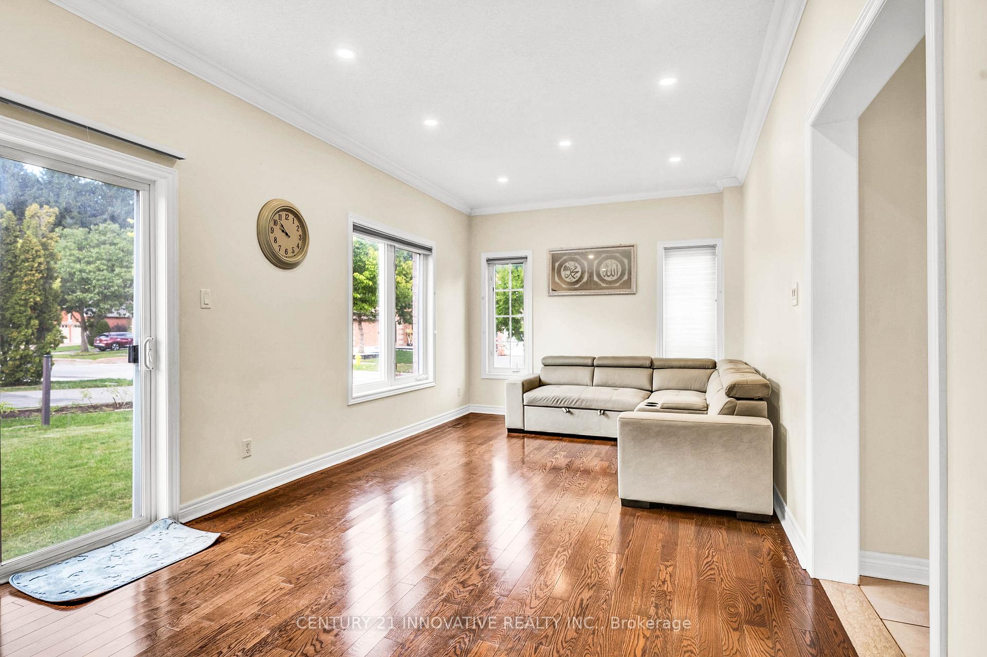 Photo 17 of 2476 Linwood Street, Pickering, Liverpool — HOMEH