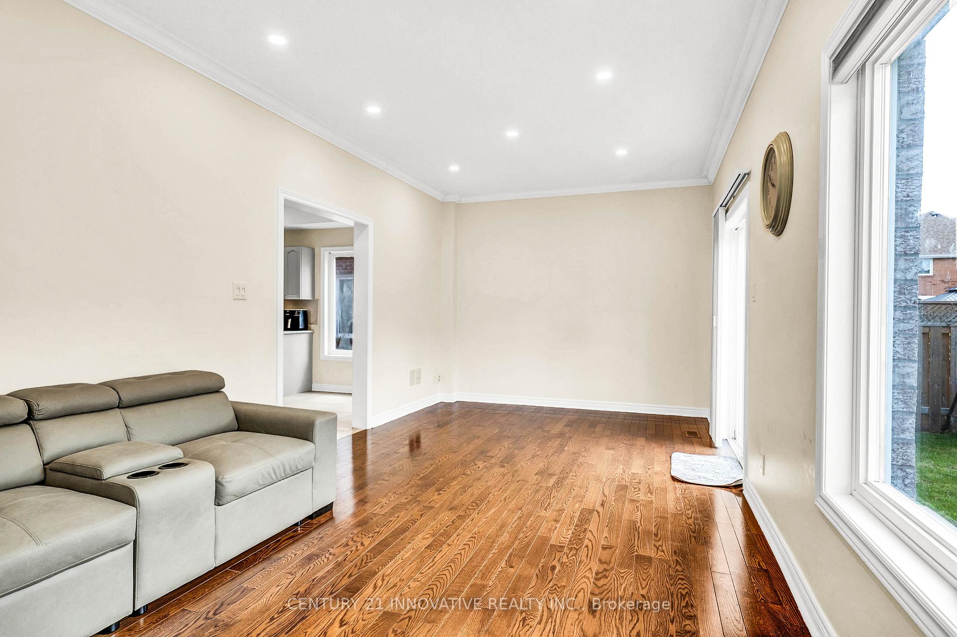 Photo 18 of 2476 Linwood Street, Pickering, Liverpool — HOMEH