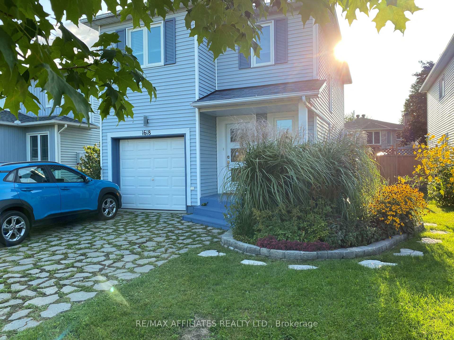 Photo 2 of 1618 Tache Way W, Ottawa, Fallingbrook/Pineridge — HOMEH