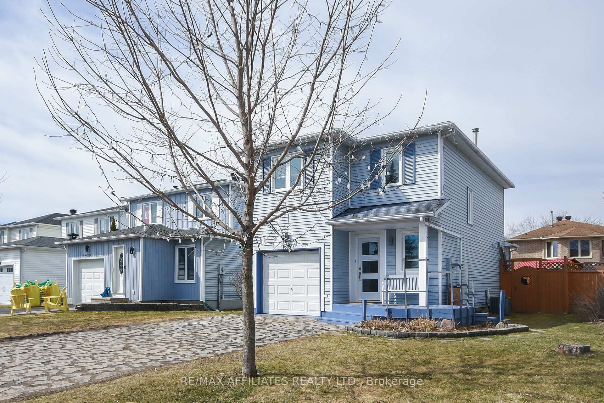 Photo 3 of 1618 Tache Way W, Ottawa, Fallingbrook/Pineridge — HOMEH
