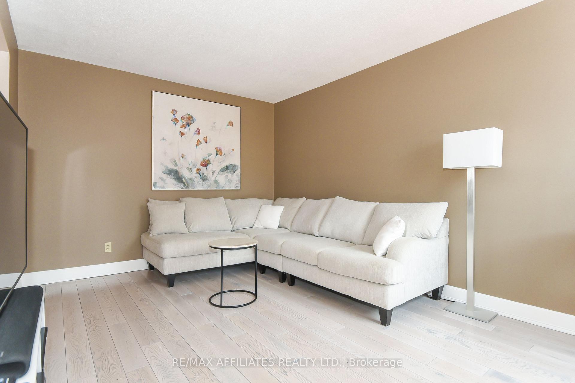 Photo 7 of 1618 Tache Way W, Ottawa, Fallingbrook/Pineridge — HOMEH
