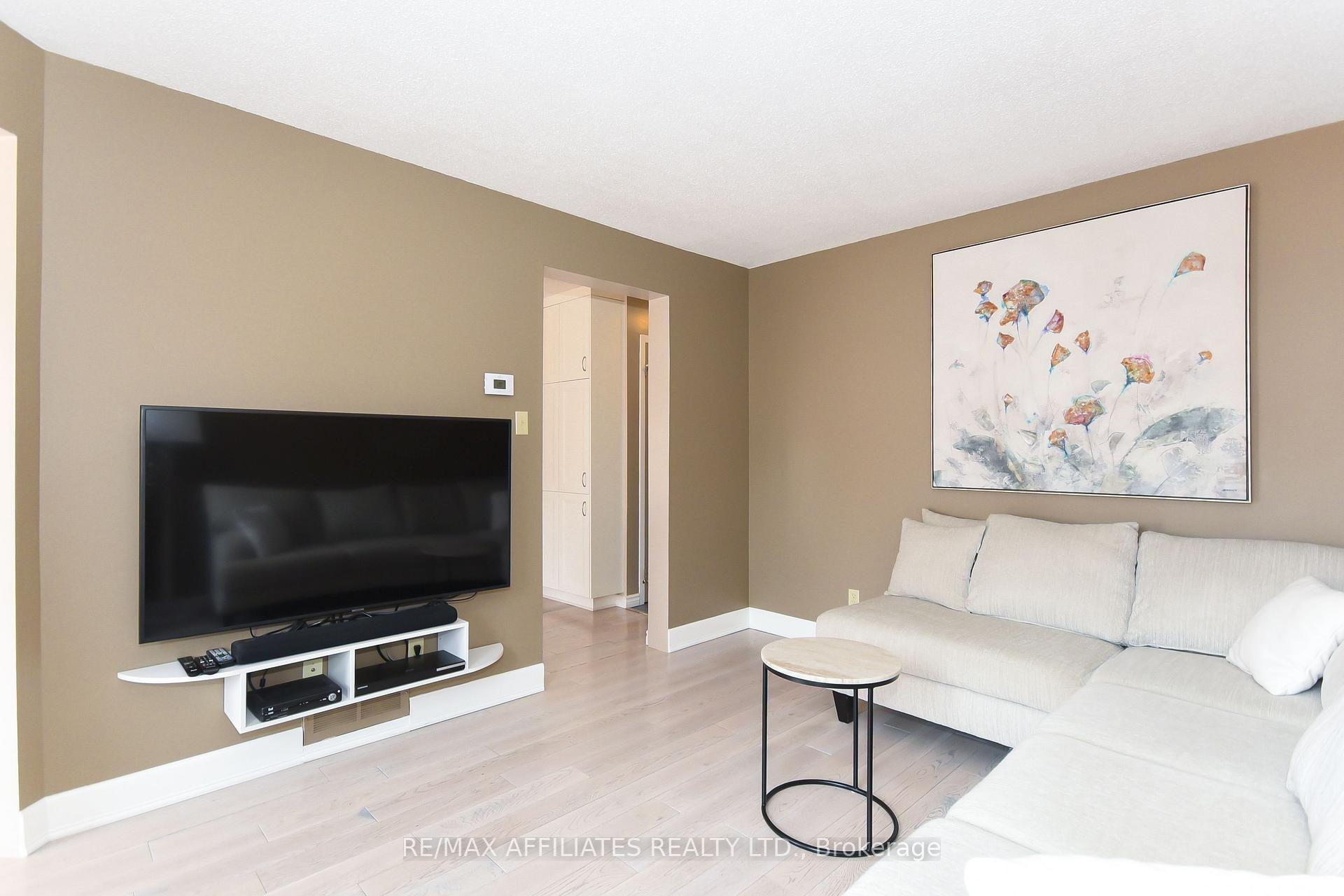 Photo 8 of 1618 Tache Way W, Ottawa, Fallingbrook/Pineridge — HOMEH