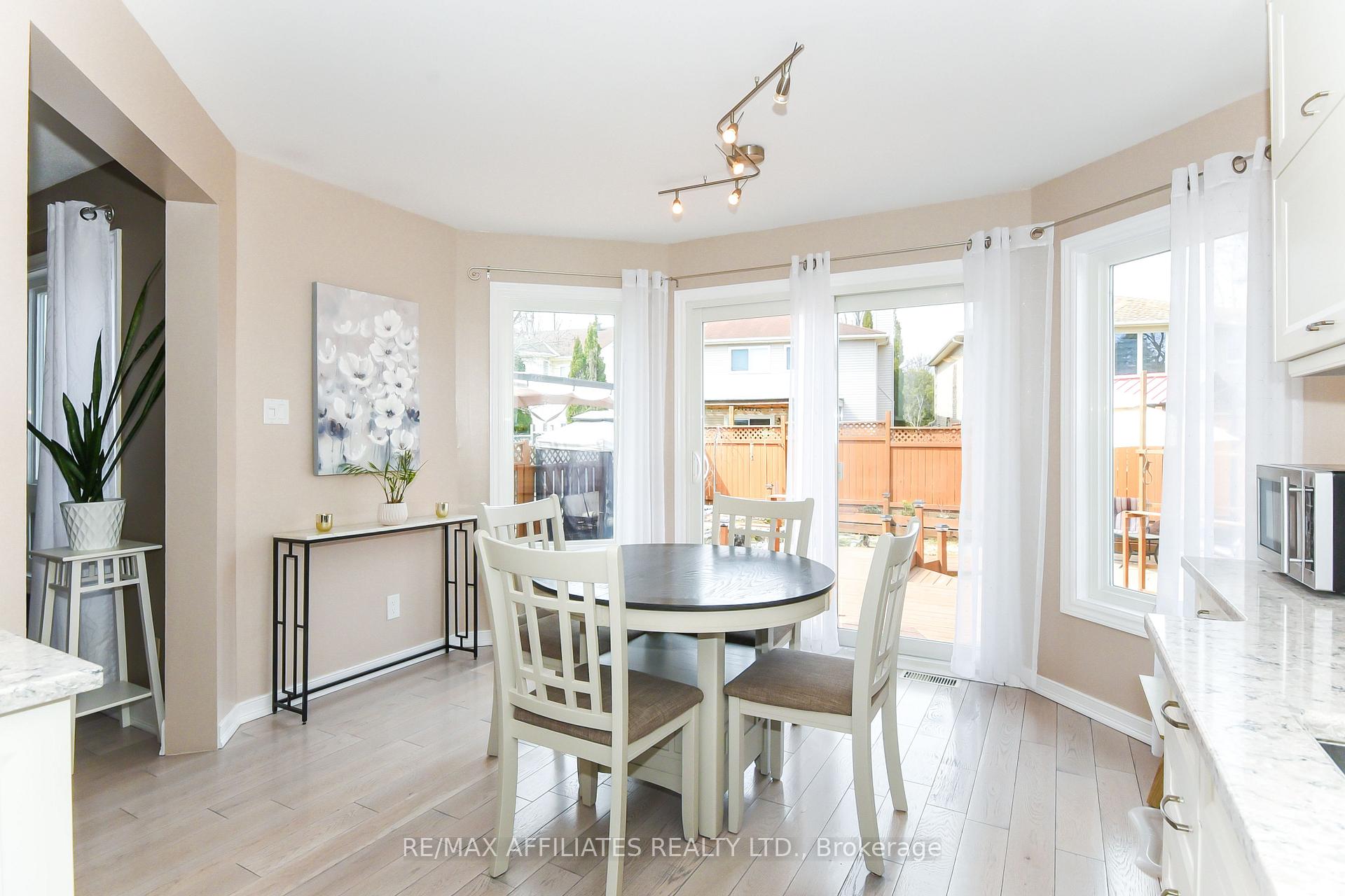 Photo 12 of 1618 Tache Way W, Ottawa, Fallingbrook/Pineridge — HOMEH