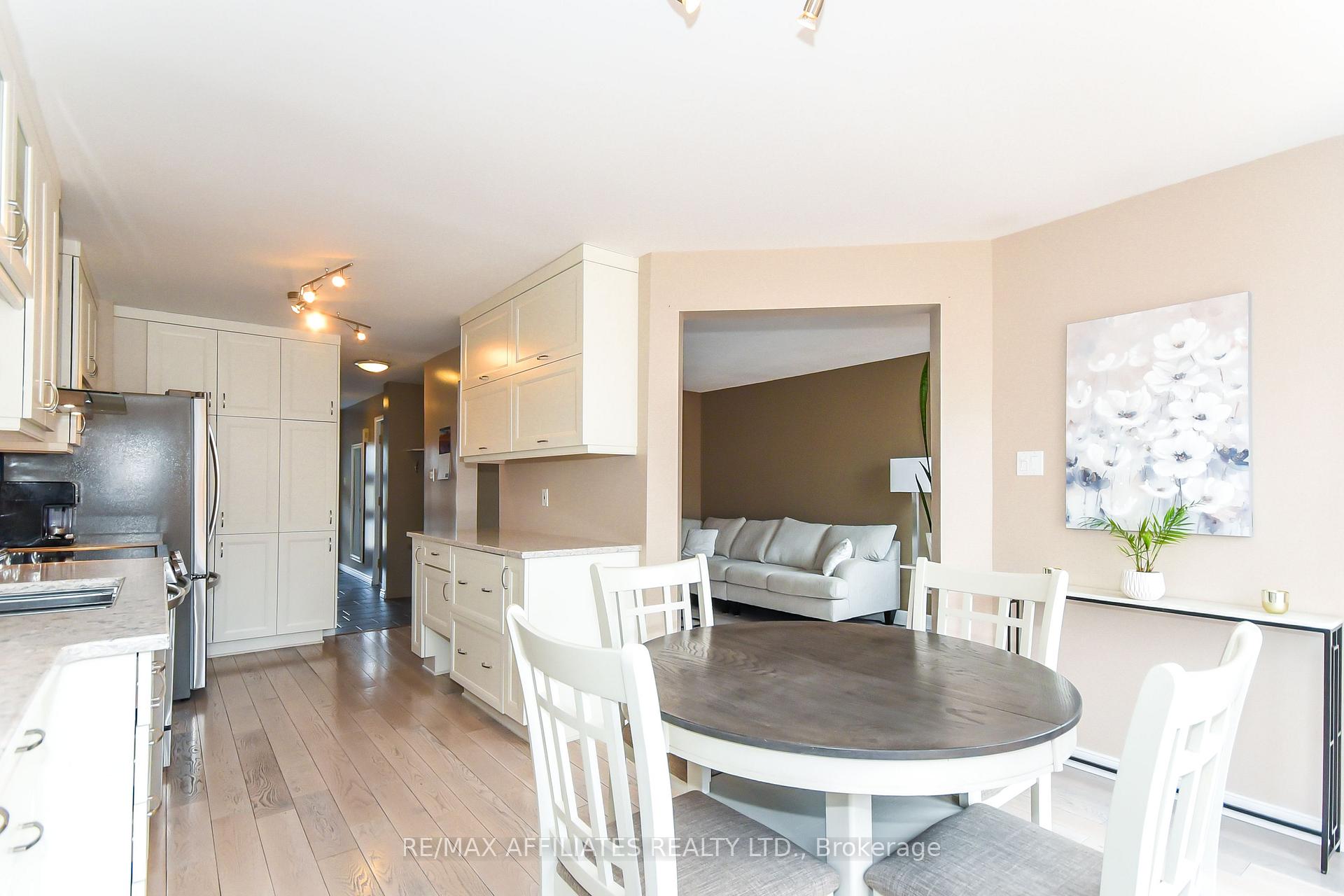 Photo 14 of 1618 Tache Way W, Ottawa, Fallingbrook/Pineridge — HOMEH