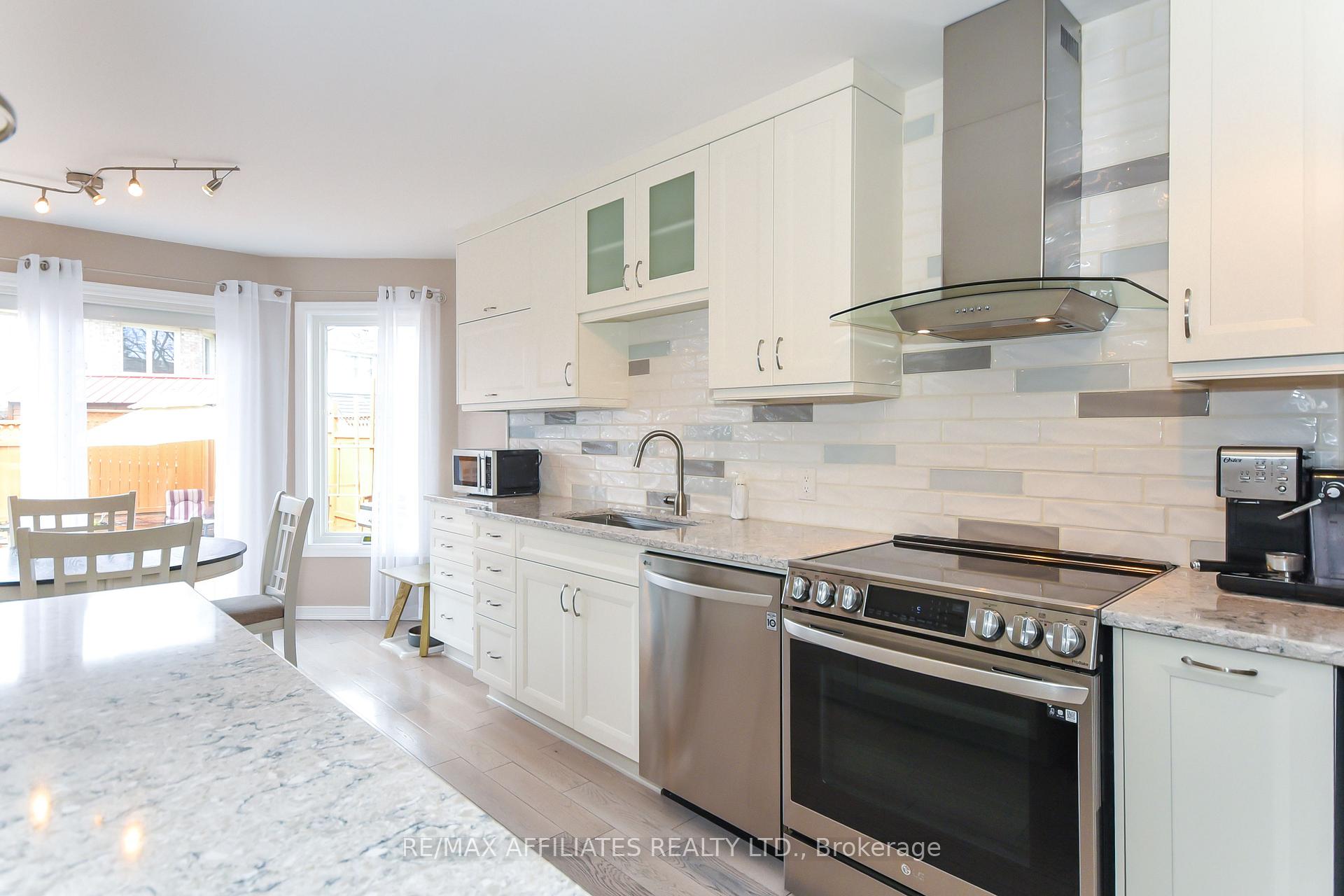 Photo 16 of 1618 Tache Way W, Ottawa, Fallingbrook/Pineridge — HOMEH