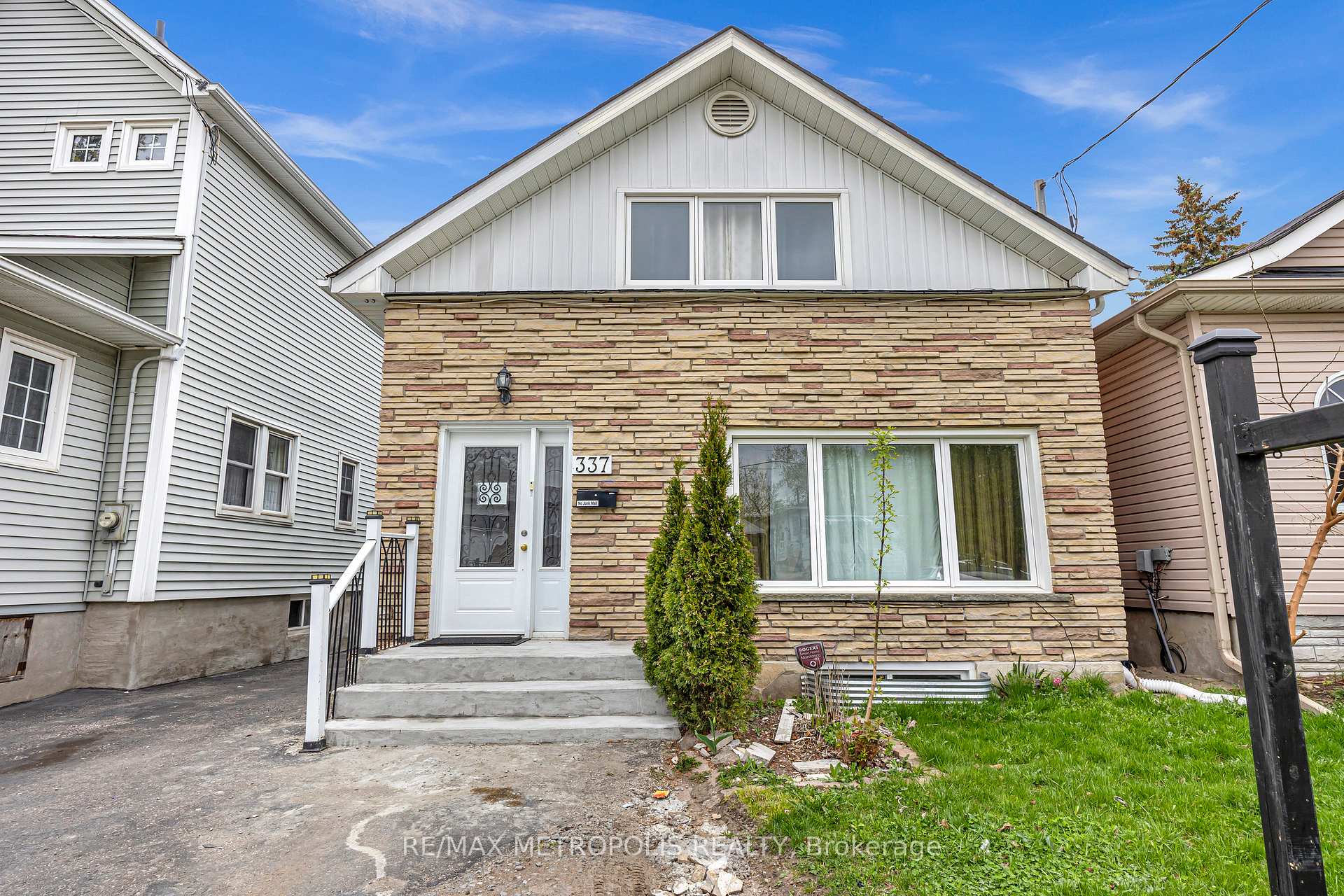 Photo 2 of 337 Pine Avenue, Oshawa, Vanier — HOMEH