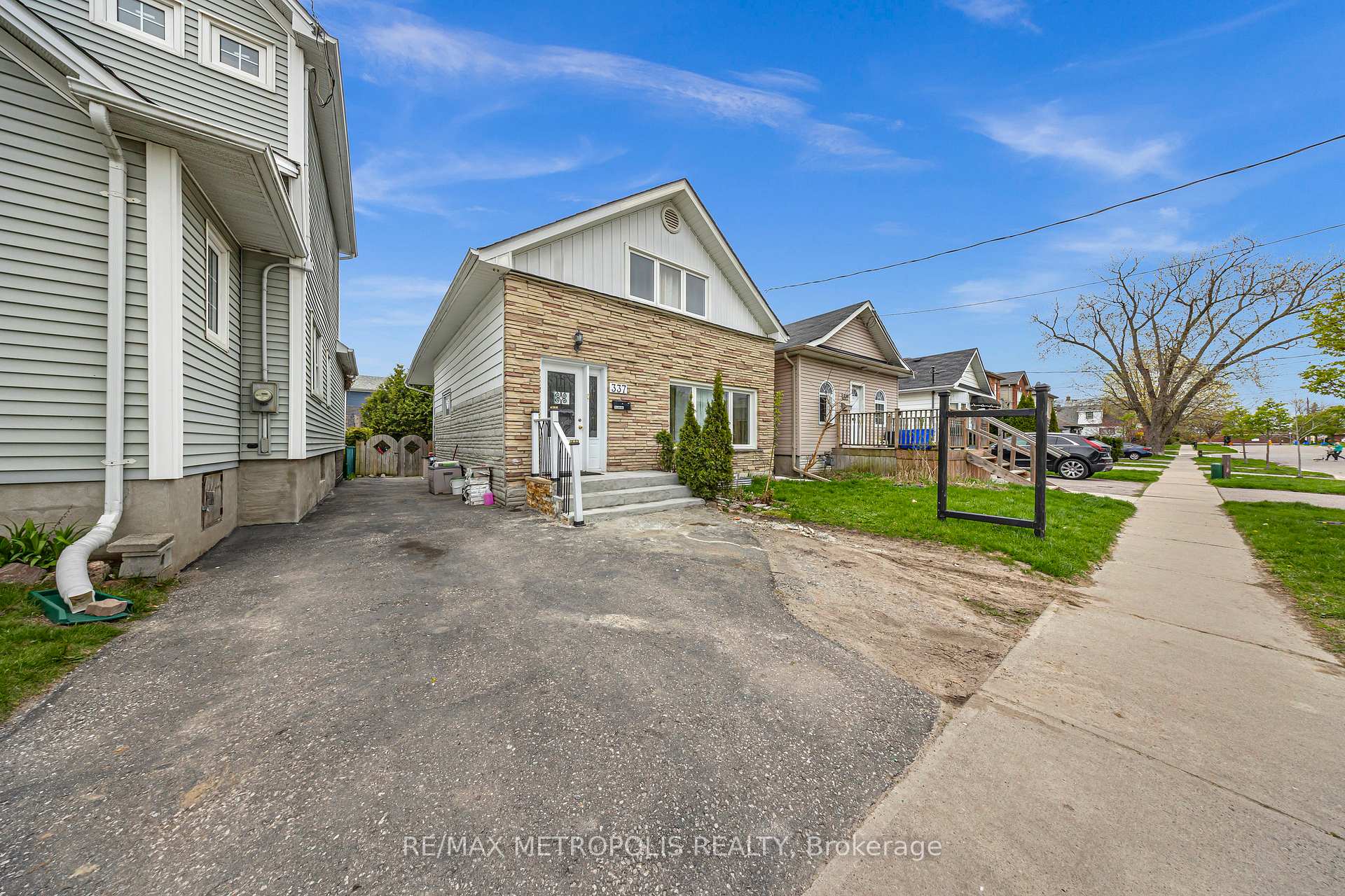 Photo 3 of 337 Pine Avenue, Oshawa, Vanier — HOMEH