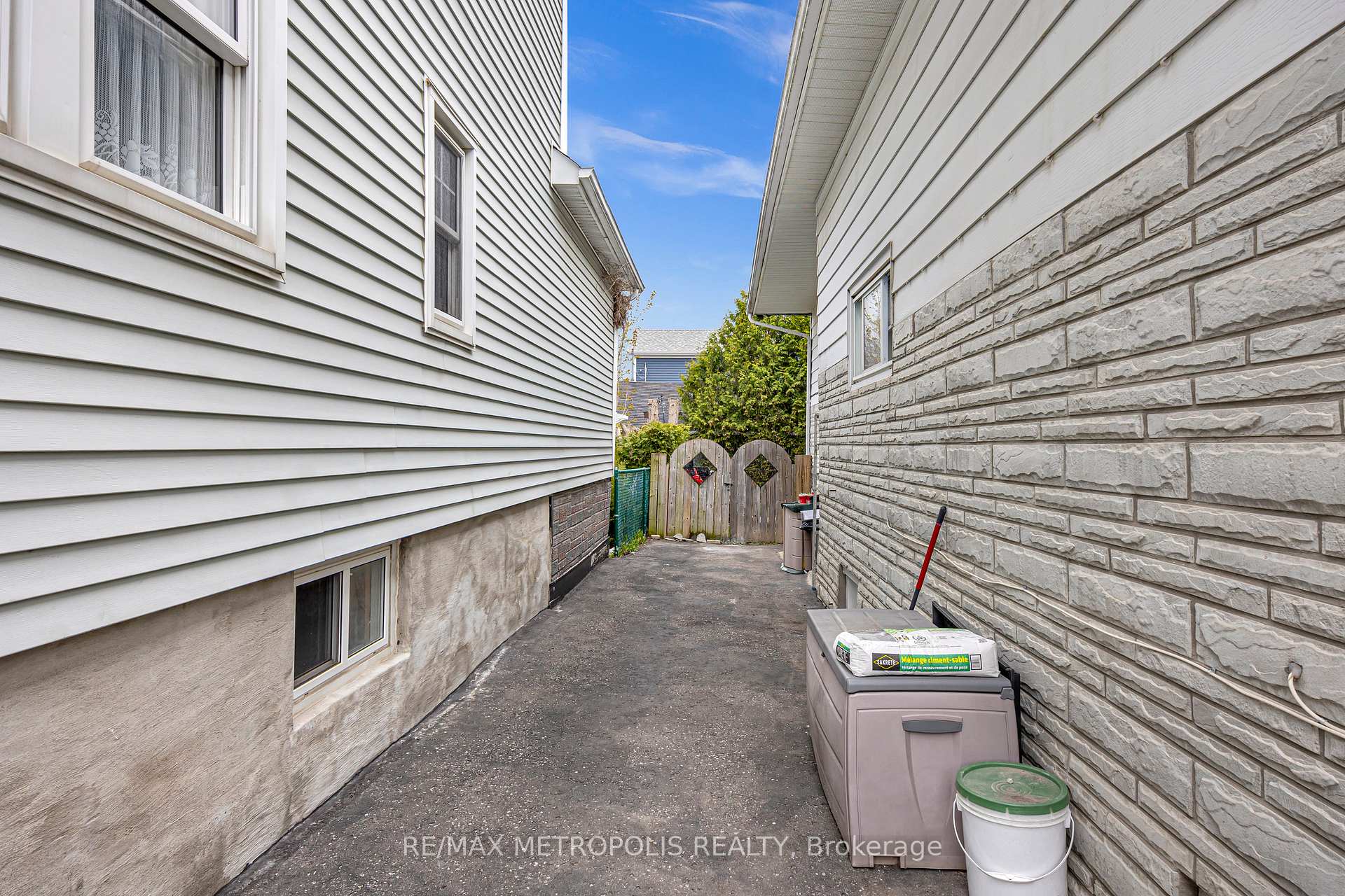 Photo 7 of 337 Pine Avenue, Oshawa, Vanier — HOMEH