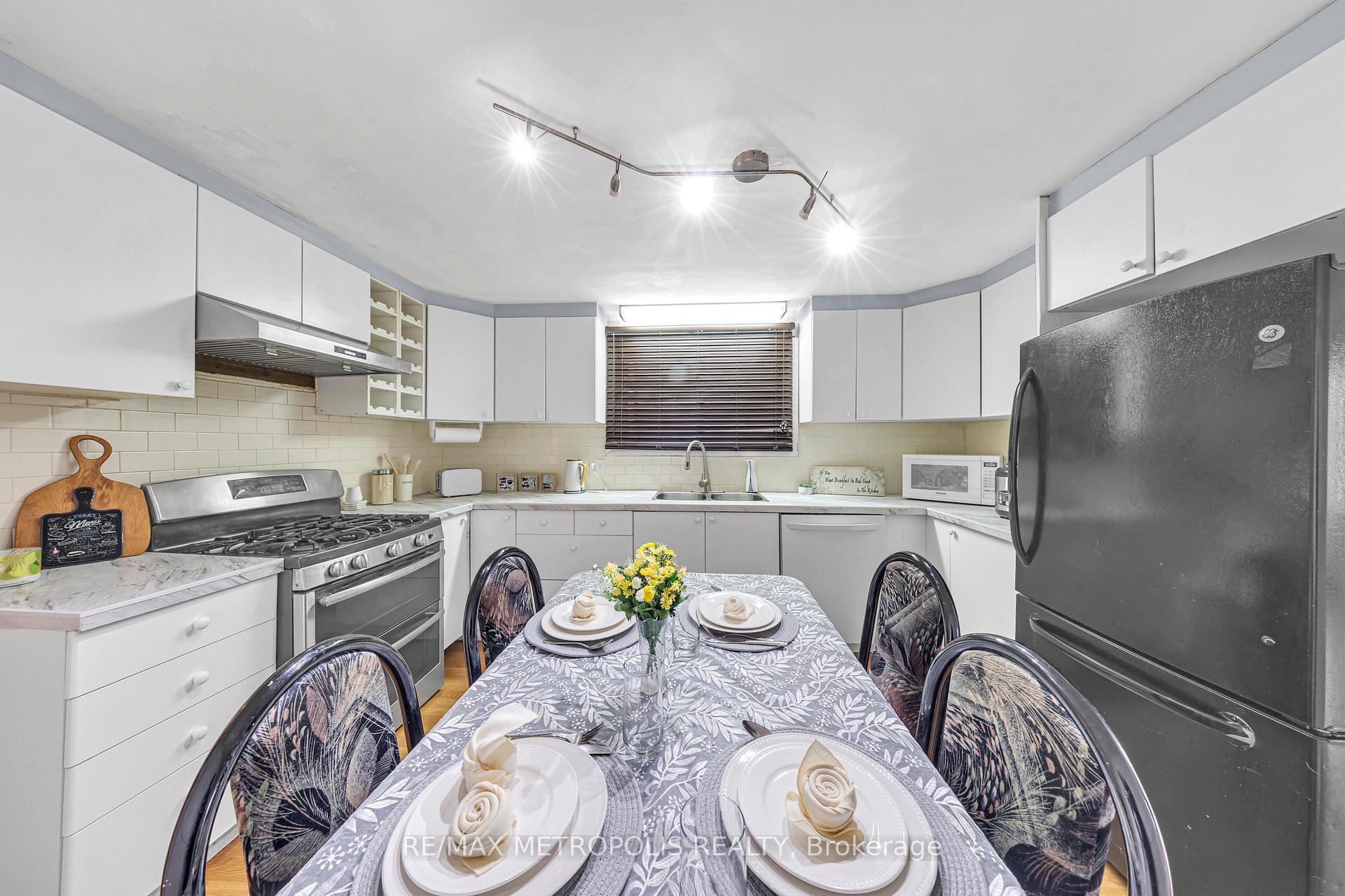 Photo 12 of 337 Pine Avenue, Oshawa, Vanier — HOMEH