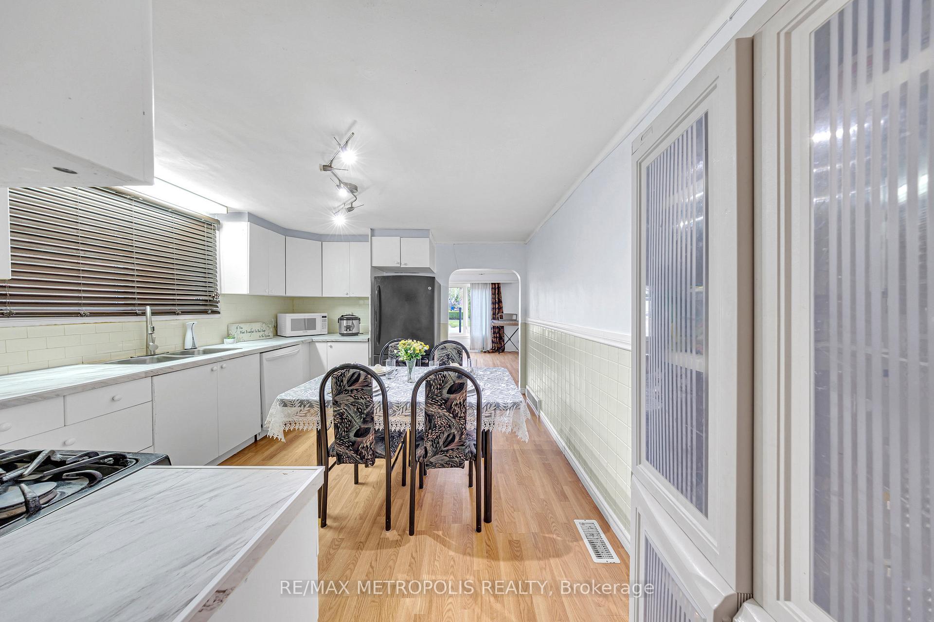 Photo 13 of 337 Pine Avenue, Oshawa, Vanier — HOMEH