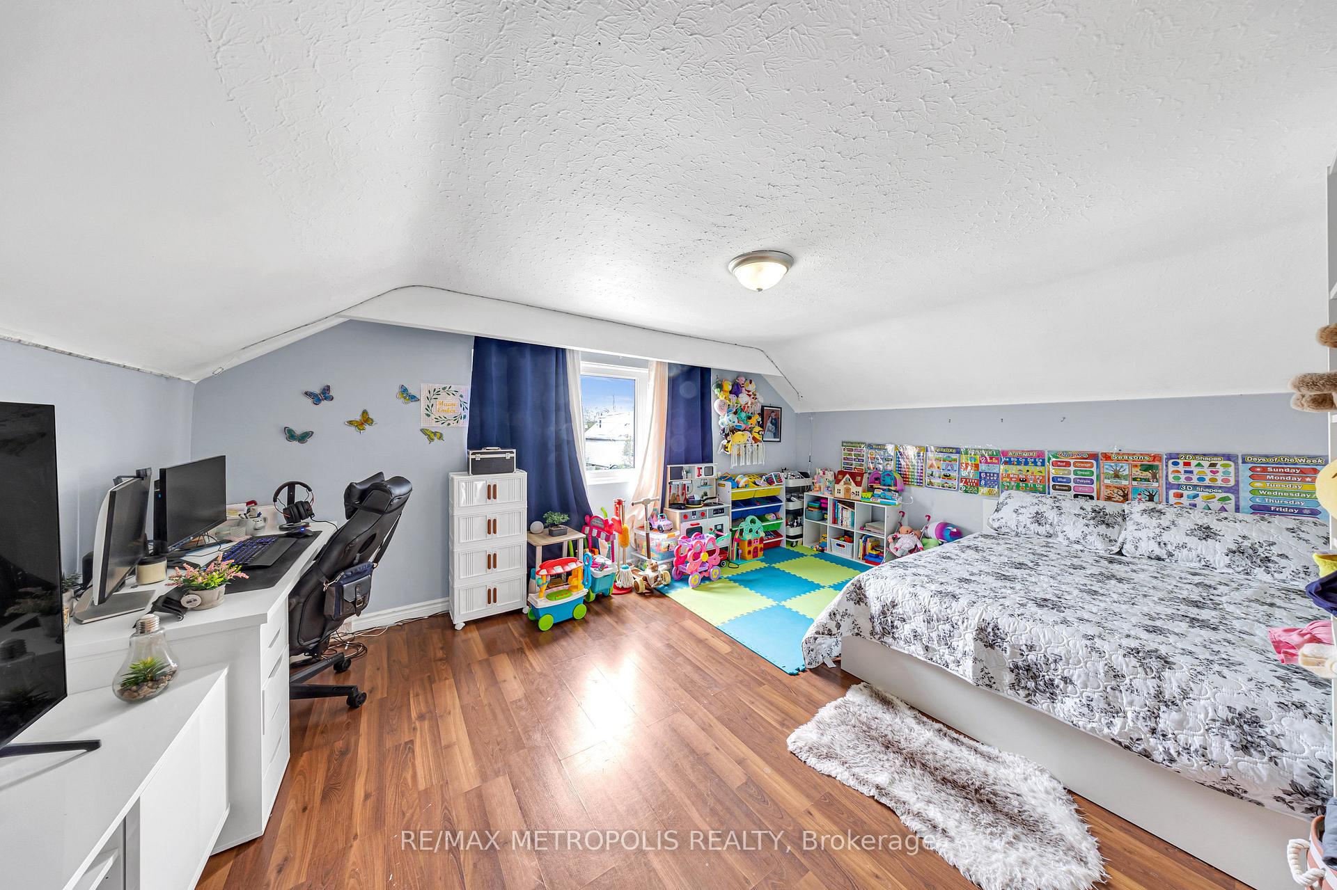Photo 27 of 337 Pine Avenue, Oshawa, Vanier — HOMEH