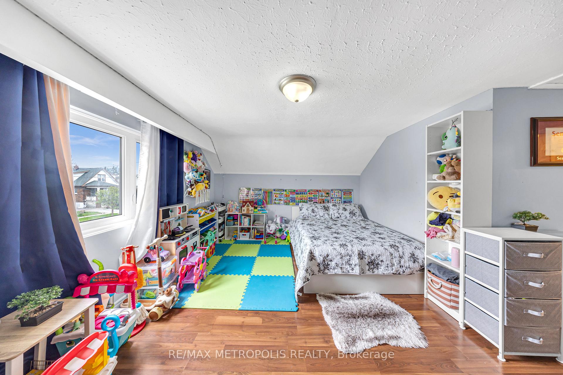 Photo 28 of 337 Pine Avenue, Oshawa, Vanier — HOMEH