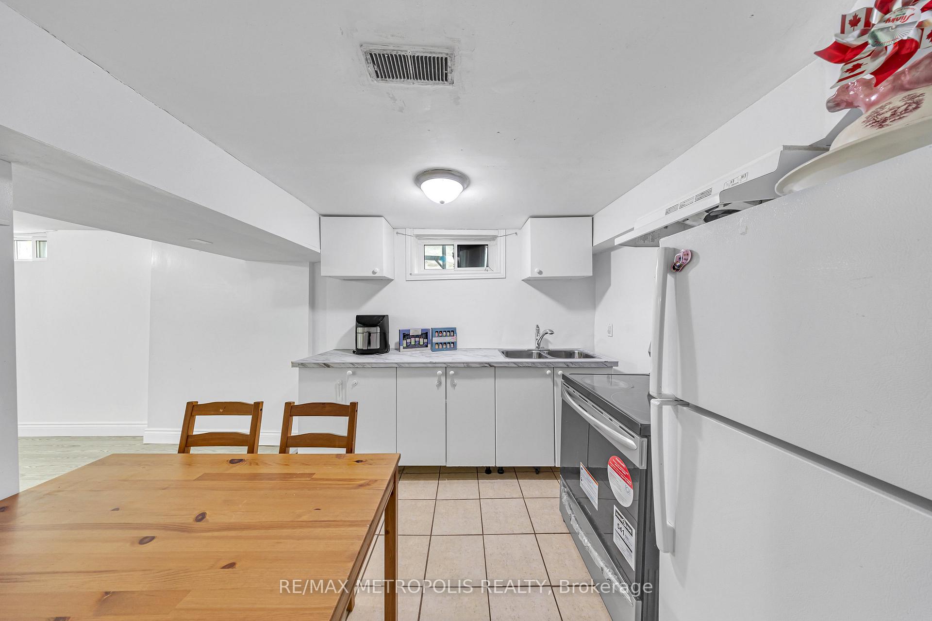 Photo 32 of 337 Pine Avenue, Oshawa, Vanier — HOMEH